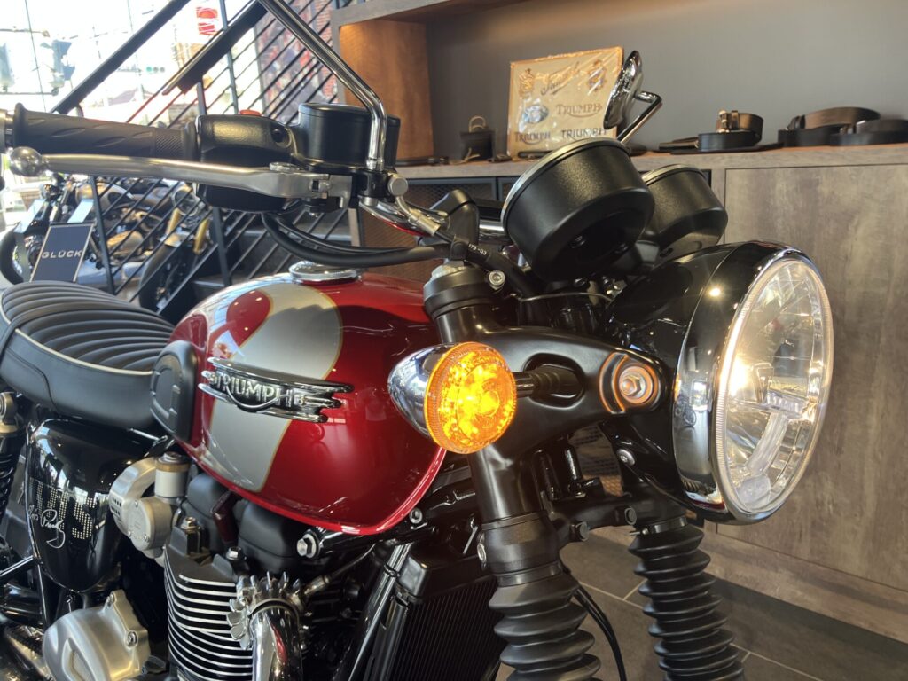 ☆早い者勝ち☆　珍品　TRIUMPH ST 改造して新機能満載のST ☆早い者勝ち☆ 珍品 TRIUMPH ST 改造して新機能満載のST